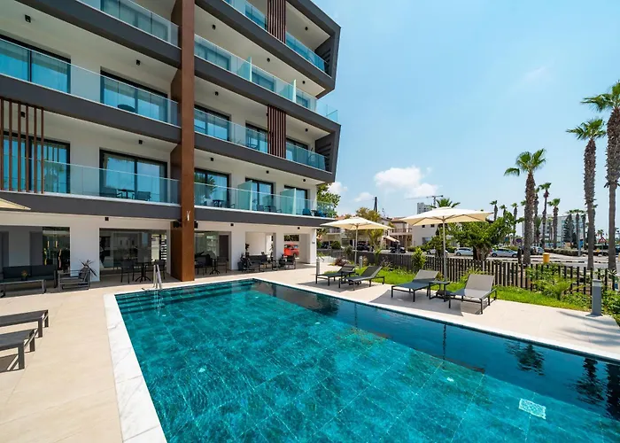 Aparthotel Waterside Sea View Paphos