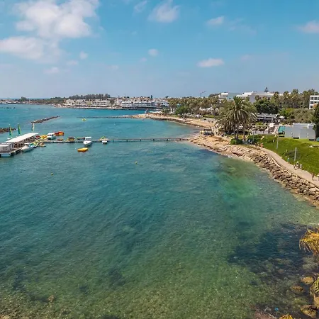 Lägenhetshotell Waterside By Deserve Paphos