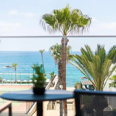 Waterside Sea View *