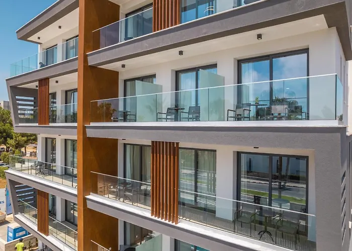 Waterside Sea View Apartmanhotel