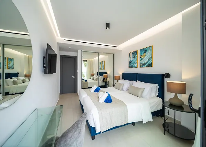 Waterside Sea View Apartmanhotel