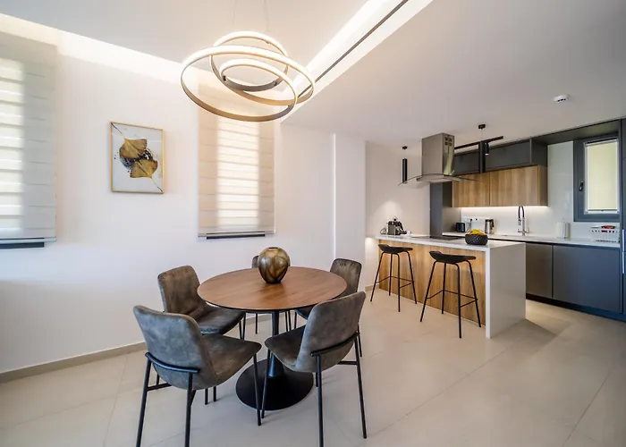 Waterside Sea View Apartmanhotel 4*