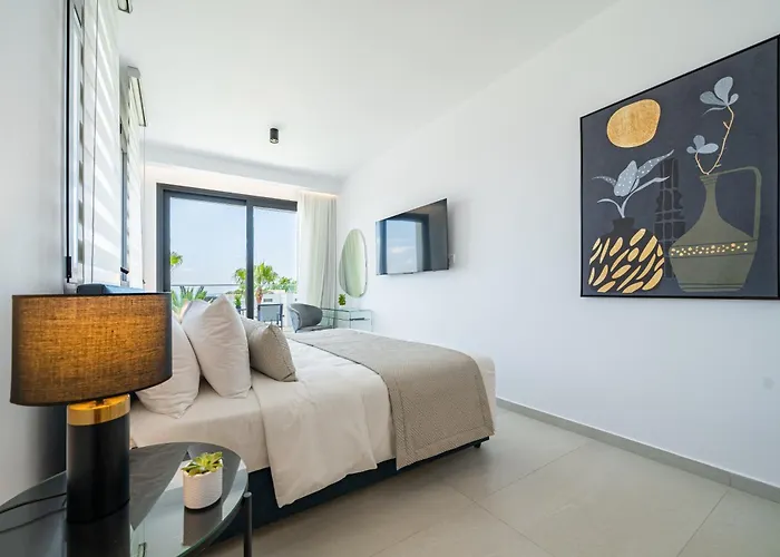 Apartmanhotel Waterside Sea View 4*