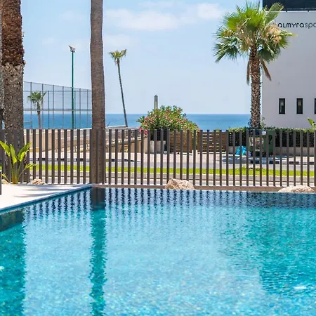 Waterside Sea View Lejlighedshotel *