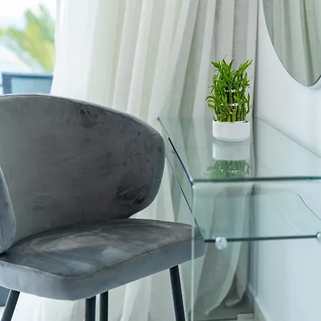 Waterside Sea View Hotel apartamentowy