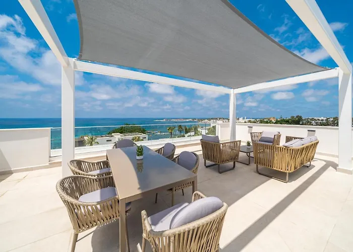 Apartahotel Waterside Sea View Paphos