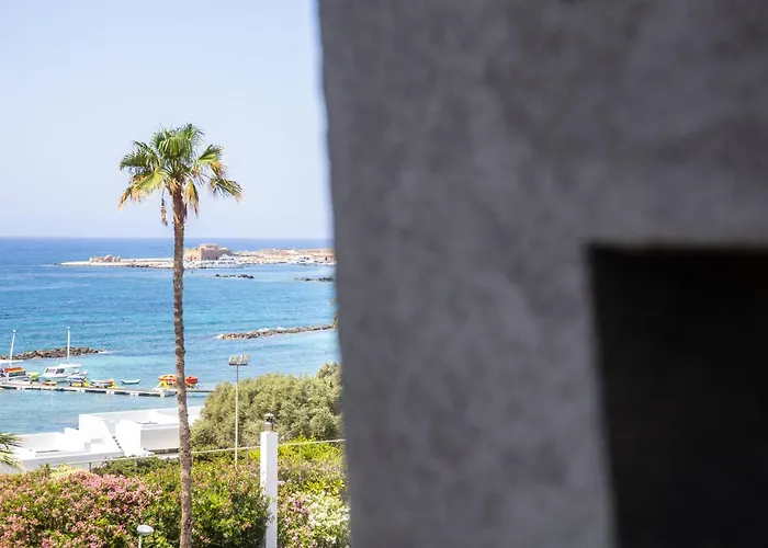 Waterside Sea View Apartahotel