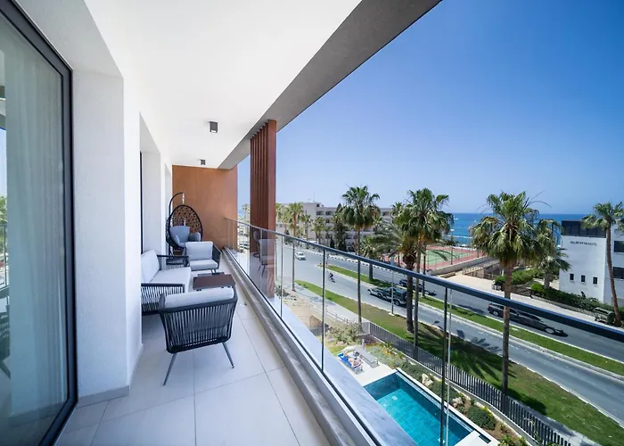 Waterside Sea View 4* Paphos