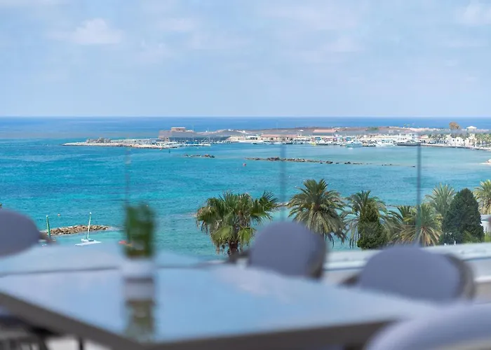 Waterside Sea View 4*