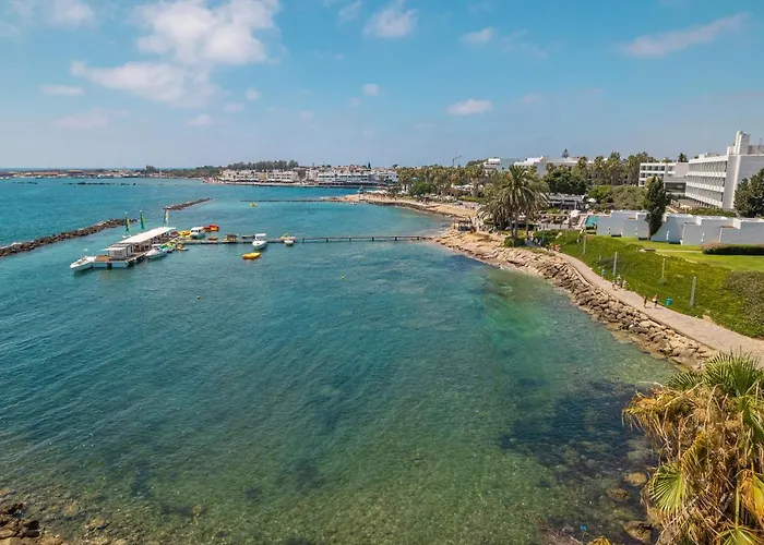 Aparthotel Waterside Sea View Paphos