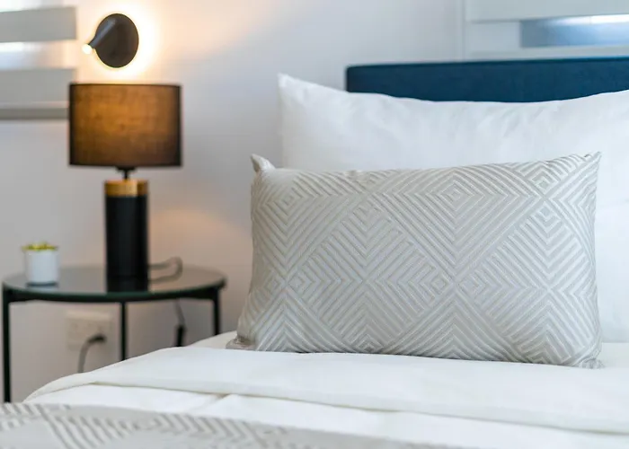 Aparthotel Waterside Sea View Paphos